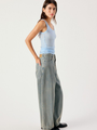 Damskie spodnie - jeansy loose-fit Arlow