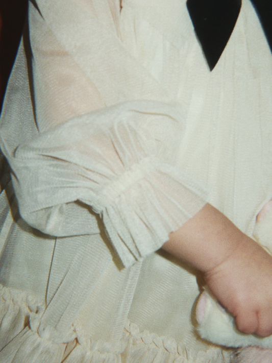 Tiulowa sukienka z kokardą Bow Dress