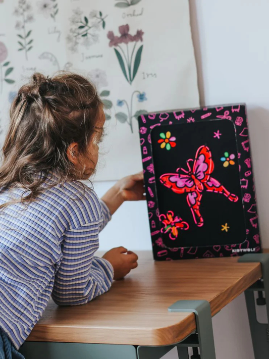 Zestaw do tworzenia świecących obrazków KIDYNEON