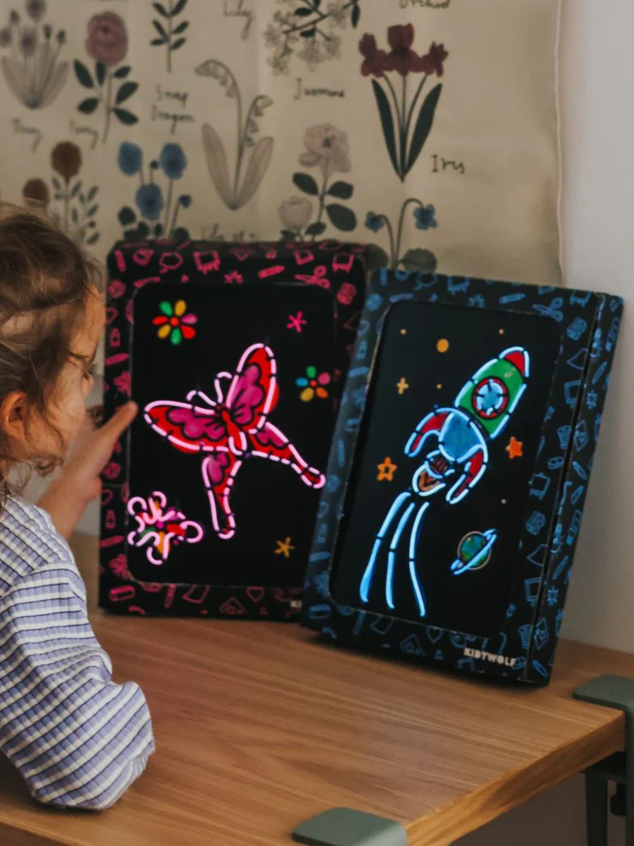 Zestaw do tworzenia świecących obrazków KIDYNEON