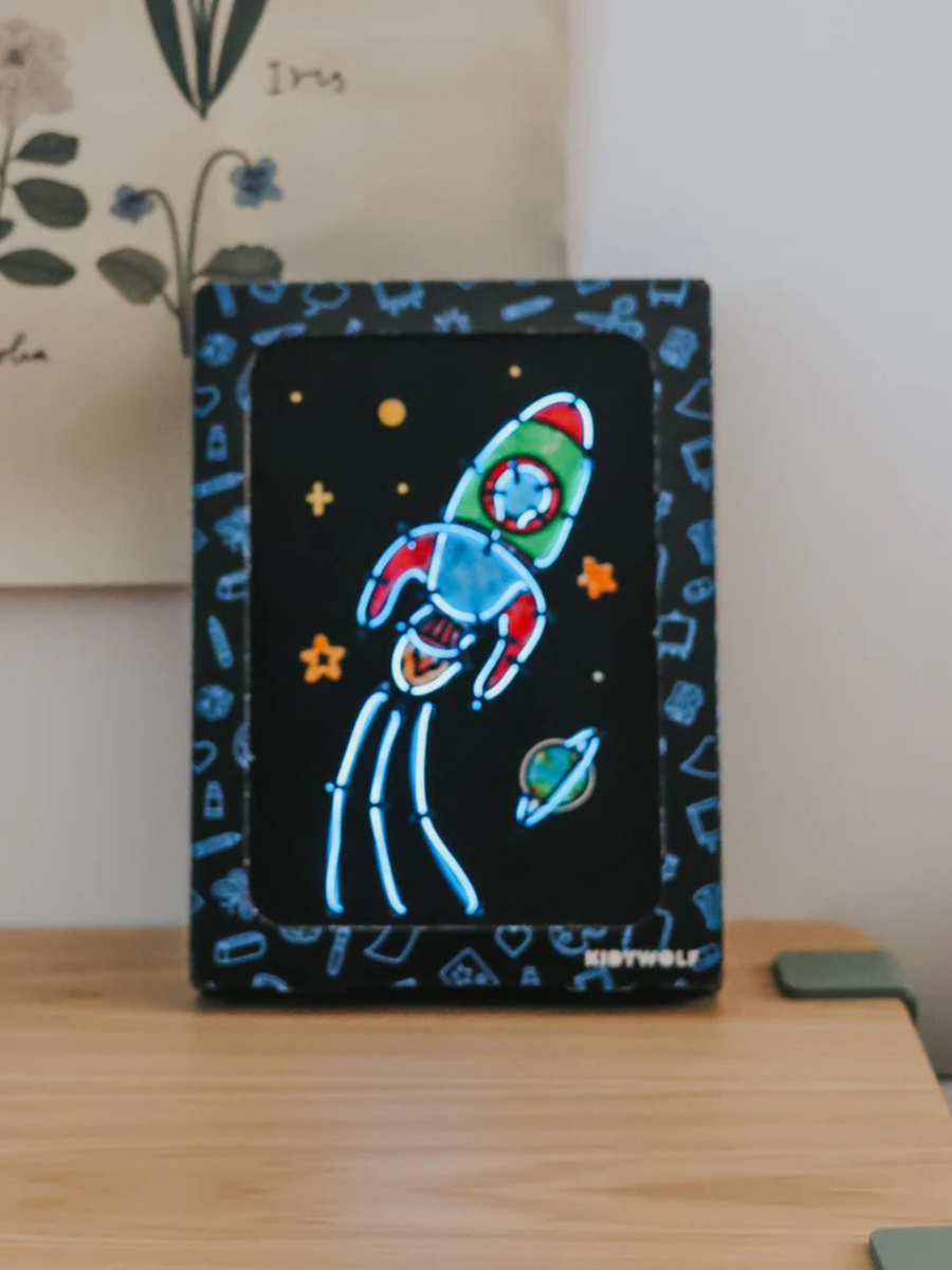 Zestaw do tworzenia świecących obrazków KIDYNEON